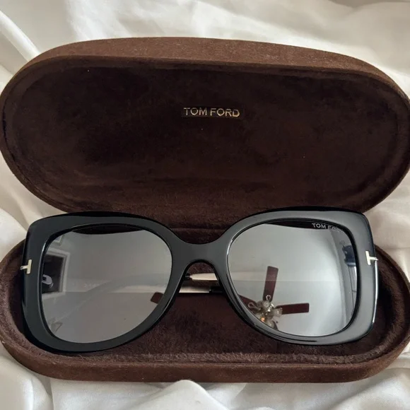 Tom Ford Sunglasses - Picture 2 of 8